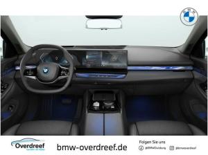 BMW i5 eDrive40 Touring Navi Tempom.aktiv Bluetooth PDC MP3 Schn.