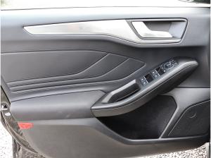 Ford Focus Titanium 125PS FAP Winter Parking