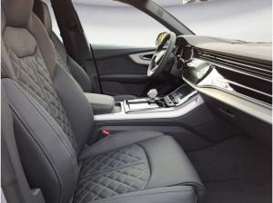 Audi Q8 (4MT)