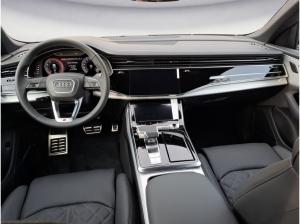 Audi Q8 (4MT)