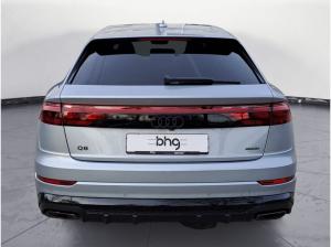 Audi Q8 (4MT)