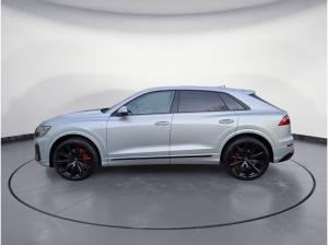 Audi Q8 (4MT)