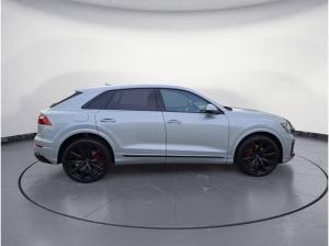 Audi Q8 (4MT)