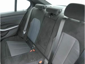BMW 320 d xDr. Lim. "M-Sport" Glasdach, DrivAss, ACC, ParkAss+, Head-Up, uvm.