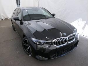 BMW 320 d xDr. Lim. "M-Sport" Glasdach, DrivAss, ACC, ParkAss+, Head-Up, uvm.