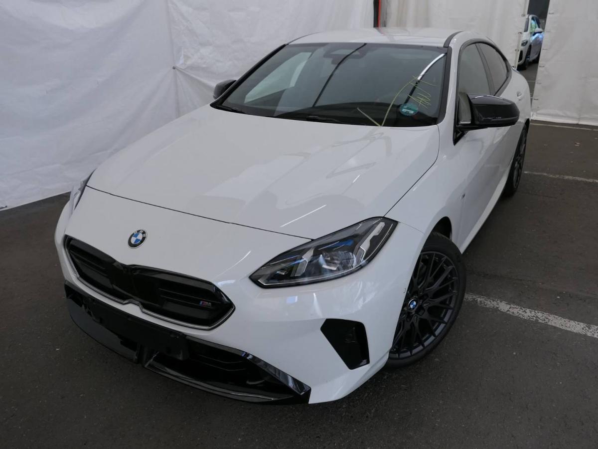 BMW M235
