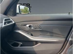 BMW 320 i Lim. "M Sport "  LC Prof, HuD, ACC, Parkass. +, AHK, uvm.
