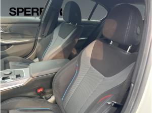 BMW 320 i Lim. "M Sport "  LC Prof, HuD, ACC, Parkass. +, AHK, uvm.