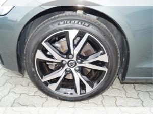 Volvo V60 B4 Benzin Plus Dark DKG/360°/Panorama/HeadUp **PRIVAT**