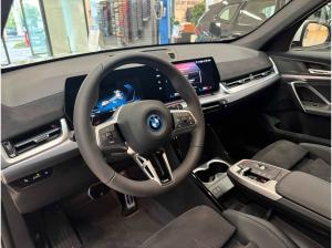 BMW iX1 eDrive20 M Sport+NAVI+SHZ+PA+uvm.
