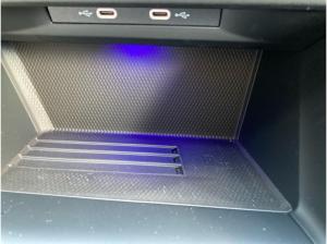 Volkswagen Golf VIII LIFE 1.5TSI NP.37 5JG.HEAD-UP.NAVI.SHZG.LED