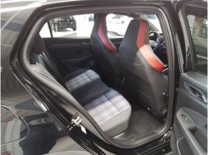 Volkswagen Golf 8 - GTI - DCC PANO AHK  STANDHEIZUNG / 8-fach Bereift / Garantie