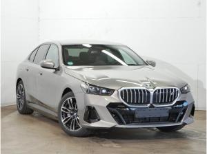 BMW i5 eDrive40 M Sport //Stop&Go AHK HeadUp B&W