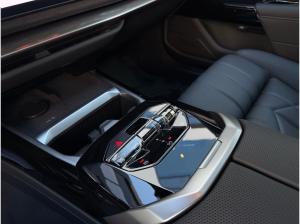 BMW 740 xDrive Limousine M Sport HUD PANO ACC AHK