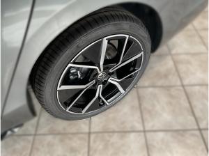 Volkswagen Passat 1.5 eHybrid 130kW DSG R-Line VOLLAUSSTATTUNG