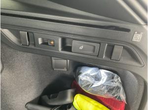 Volkswagen Passat 1.5 eHybrid 130kW DSG R-Line VOLLAUSSTATTUNG