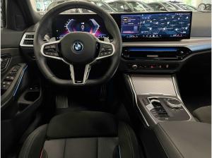 BMW 330 330e xDrive Touring M Sport Pro HUD PANO AHK RFK LM