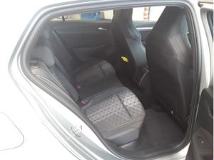Volkswagen Golf 8 R-Line - AHK Kamera Standheizung Head-Up 8-fach Bereift / Werksgarantie