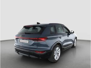 Audi Q6 e-tron quattro, S line, AHK, Matrix, 8-Fach bereift