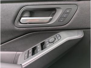 Nissan Qashqai TEKNA (MY27) 1.3 DIG-T MHEV 158PS Xtronic Premium-P 2-Farben HUD Panorama Navi