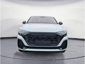 Audi SQ8 (4MT)