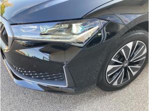 Skoda Superb Combi Selection 2.0TDI 4x4 MATRIX.PSD.TravelA.AHK.HUD.eHECK.NAV.KAM.KESSY.SHZ.Sm