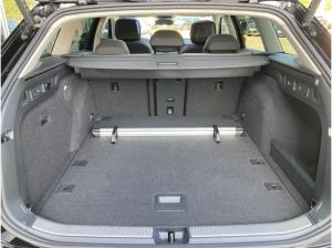 Skoda Superb Combi Selection 2.0TDI 4x4 MATRIX.PSD.TravelA.AHK.HUD.eHECK.NAV.KAM.KESSY.SHZ.Sm