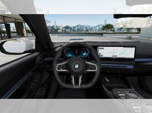 BMW i5 xDrive40 Touring*Vorführwagen mit 31%=32.130 EUR brutto Nachlass* Übernahme April 2027