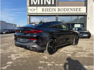 BMW X6 M60i xDr. **8-Zylinder** ALL BLACK* Vollausstattung *