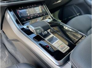 Audi Q8 50 TDI qu Matrix Pano StandHzg 360°Kamera HuD AHK