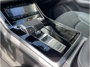 Audi Q8 50 TDI qu Matrix Pano StandHzg 360°Kamera HuD AHK