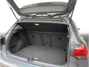 Volkswagen Golf VIII 2.0 TDI DSG "MOVE" Navi LED PDC SHZ