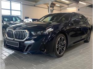 BMW 520 d xDrive Touring LAGERABVERKAUF inkl. 18 Zoll Winterkomplettradsatz!