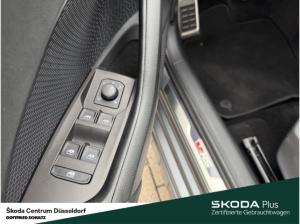 Skoda Octavia Combi RS 2.0 l TSI DSG 245 PS Sportsitze LED Scheinwerfer Einparkhilfe vorne   hinten