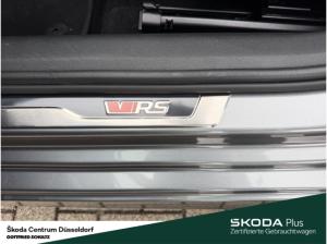 Skoda Octavia Combi RS 2.0 l TSI DSG 245 PS Sportsitze LED Scheinwerfer Einparkhilfe vorne   hinten
