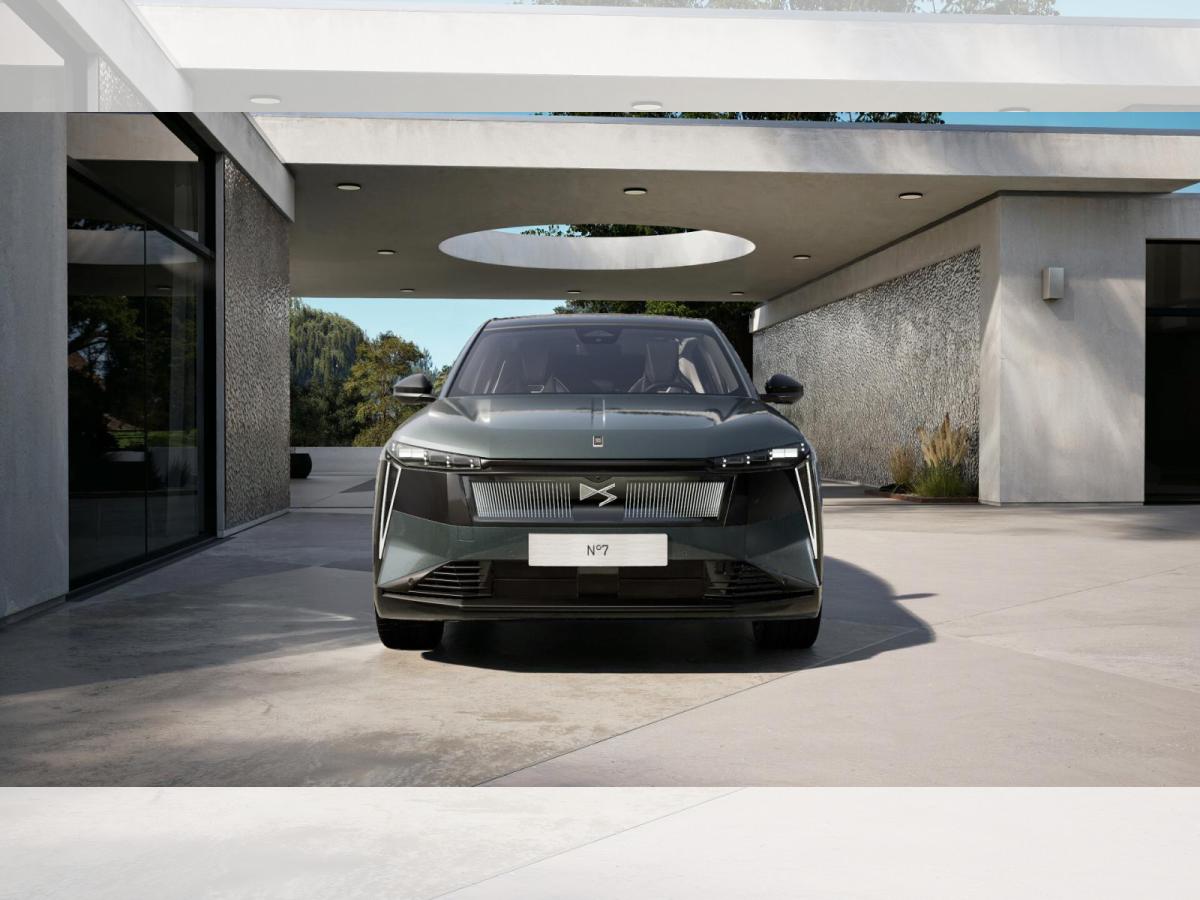 DS Automobiles N°7