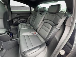 Porsche Taycan Black Edition