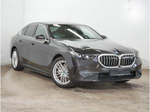 BMW i5 eDrive40 Head-Up/360°/Pano./SHZ hinten/DrivingAss.Prof./Autobahnass./HK/Komfortsitze/Gestik./Abnahme