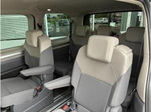 Volkswagen Multivan Life Motor: 2,0 l TDI SCR Getriebe: 7-Gang-Doppelkupplungsgetriebe Radstand: 3124 mm KÜ kurzer Überh