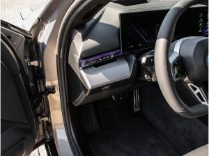 BMW i5 xDrive40 MSport HUD PANO ACC AHK RFK NAVI