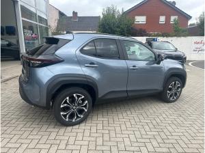 Toyota Yaris Cross NEUES Modell Teamplayer HYBRID ACC SHZ KAM TOTW
