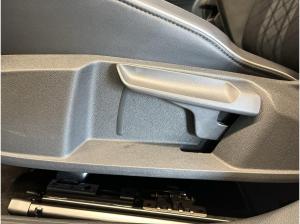 Volkswagen Golf VIII 2.0 TDI DSG R-Line ACC AHK AUT Kam.