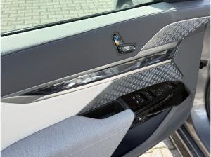 BMW 750 e xDrive M Sport //ExecutiveDrivePro AHK