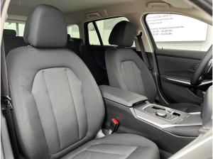 BMW 320 320i Touring AHK/HUD/360 Finanzierung ab 1,49%