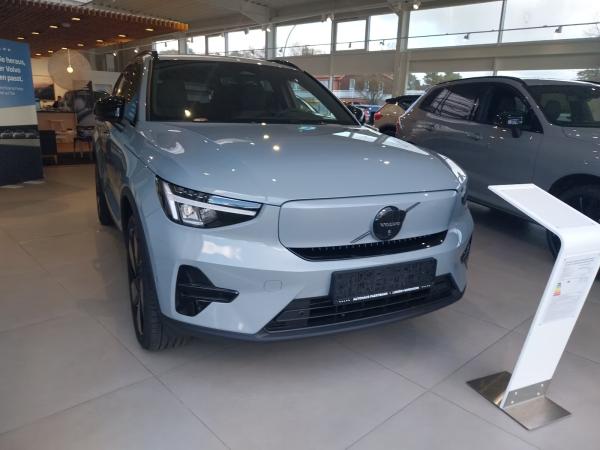 Volvo EX40 TWIN MOTOR PLUS BLACK EDITION