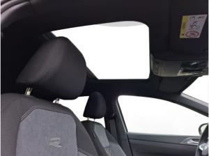 Volkswagen Taigo R-Line 1.5 TSI DSG | PANO | NAVI | Ahzv. uvm