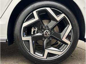 Volkswagen Golf 1.5 eTSI R-Line DSG Travel Assist Navi