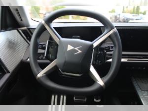 DS Automobiles N°7 LA PREMIÈRE • E-TENSE FWD 230 PS