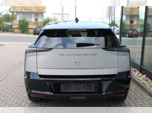 DS Automobiles N°7 LA PREMIÈRE • E-TENSE FWD 230 PS