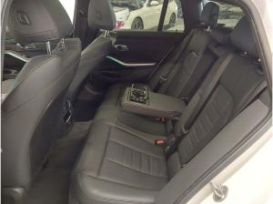 BMW M340 i Touring  xDr.  LC Prof., HuD, Parkass. +, Keyless, Pano., uvm.